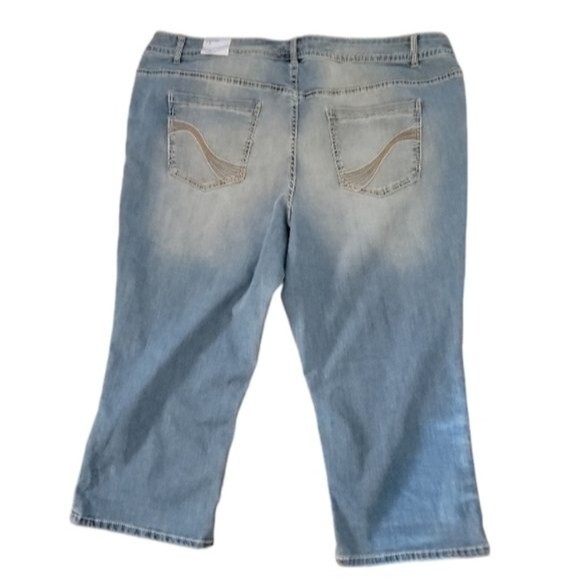 Lane Bryant Genius Fit Capri blue distressed Jean Pants Size 26 - Picture 7 of 13